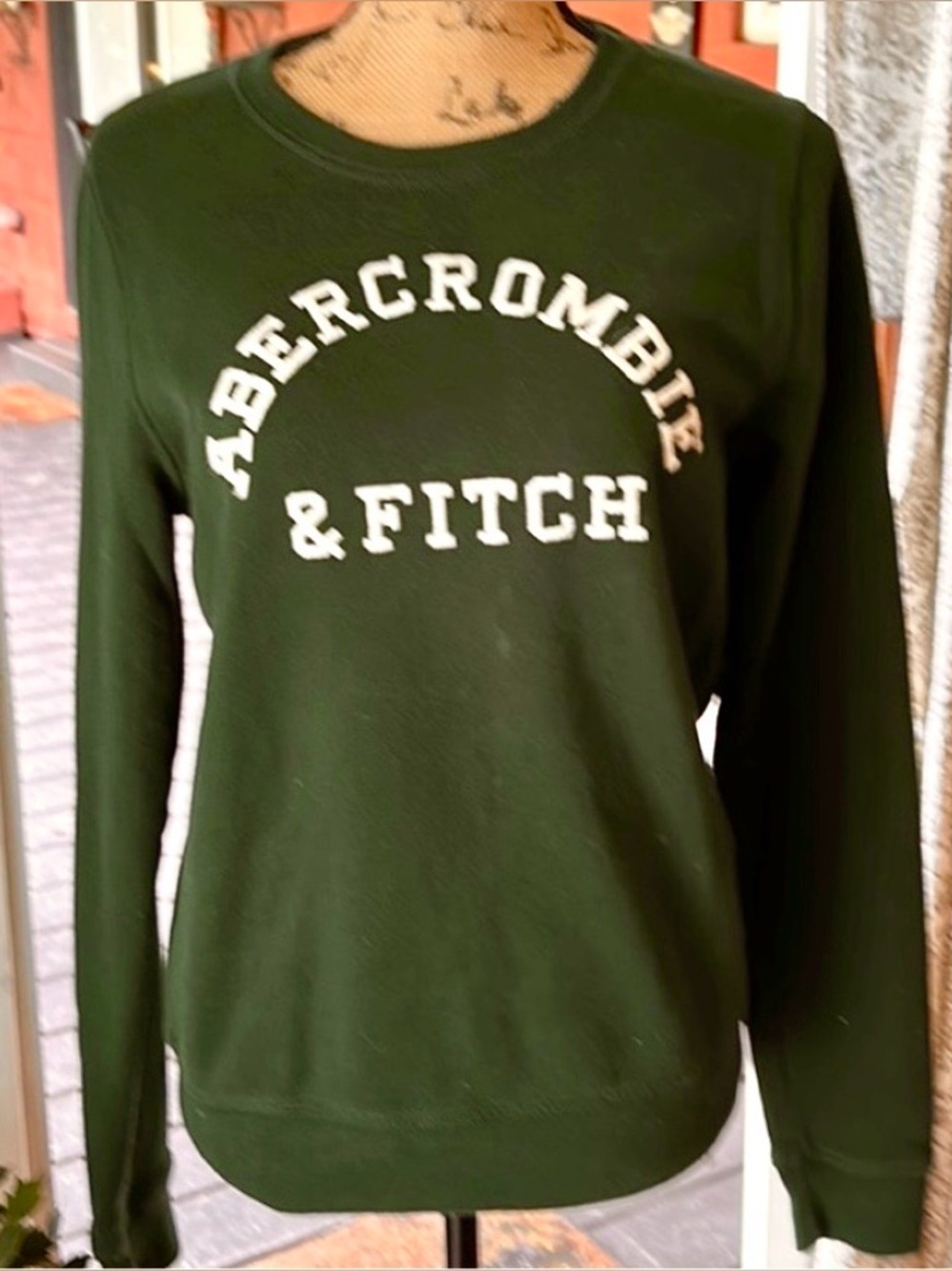 Abercrombie & Fitch Green Classic Logo Crewneck Pullover Sweatshirt Women’s M